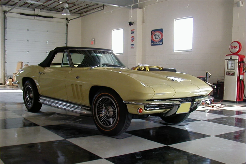 1966 Chevrolet Corvette C2 - Image 2 of 5