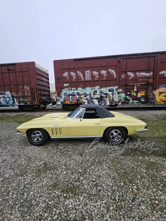 1966 Chevrolet Corvette C2 - Image 13 of 14