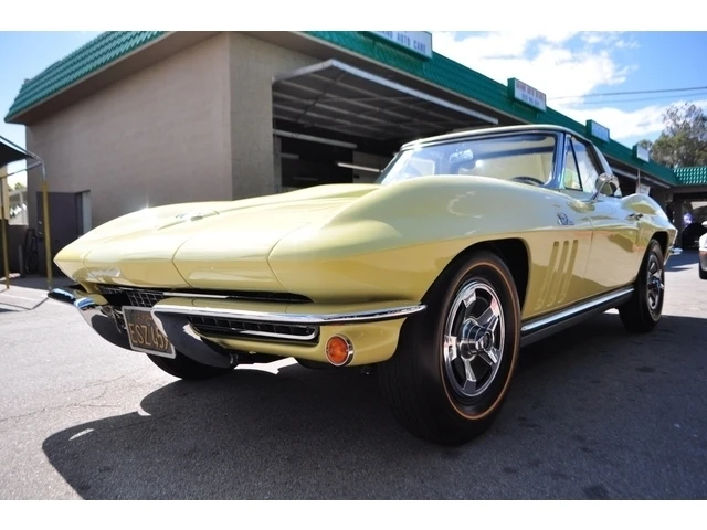 1966 Chevrolet Corvette C2 - Image 2 of 5