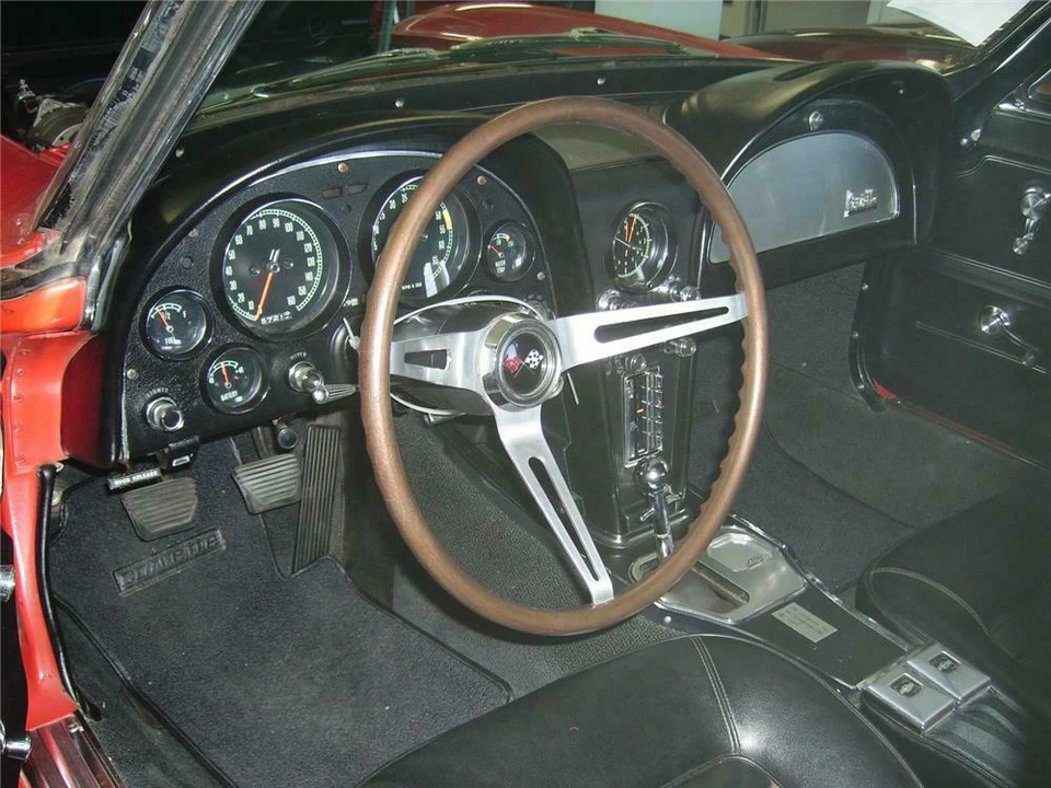 1966 Chevrolet Corvette C2 - Image 2 of 3