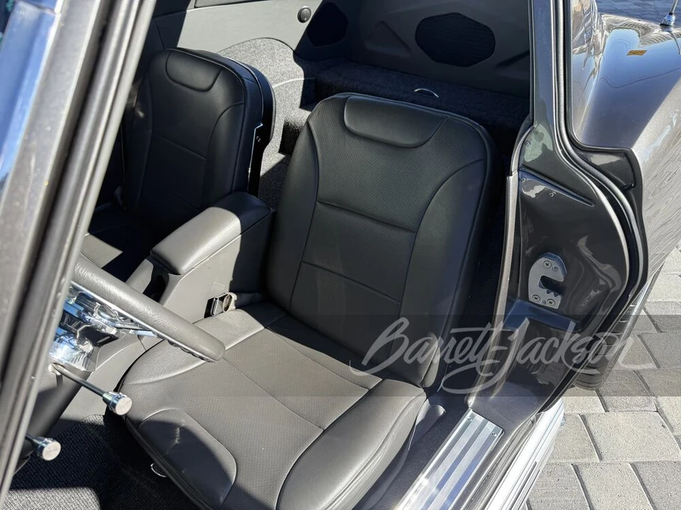 1966 Chevrolet Corvette C2 - Image 19 of 28