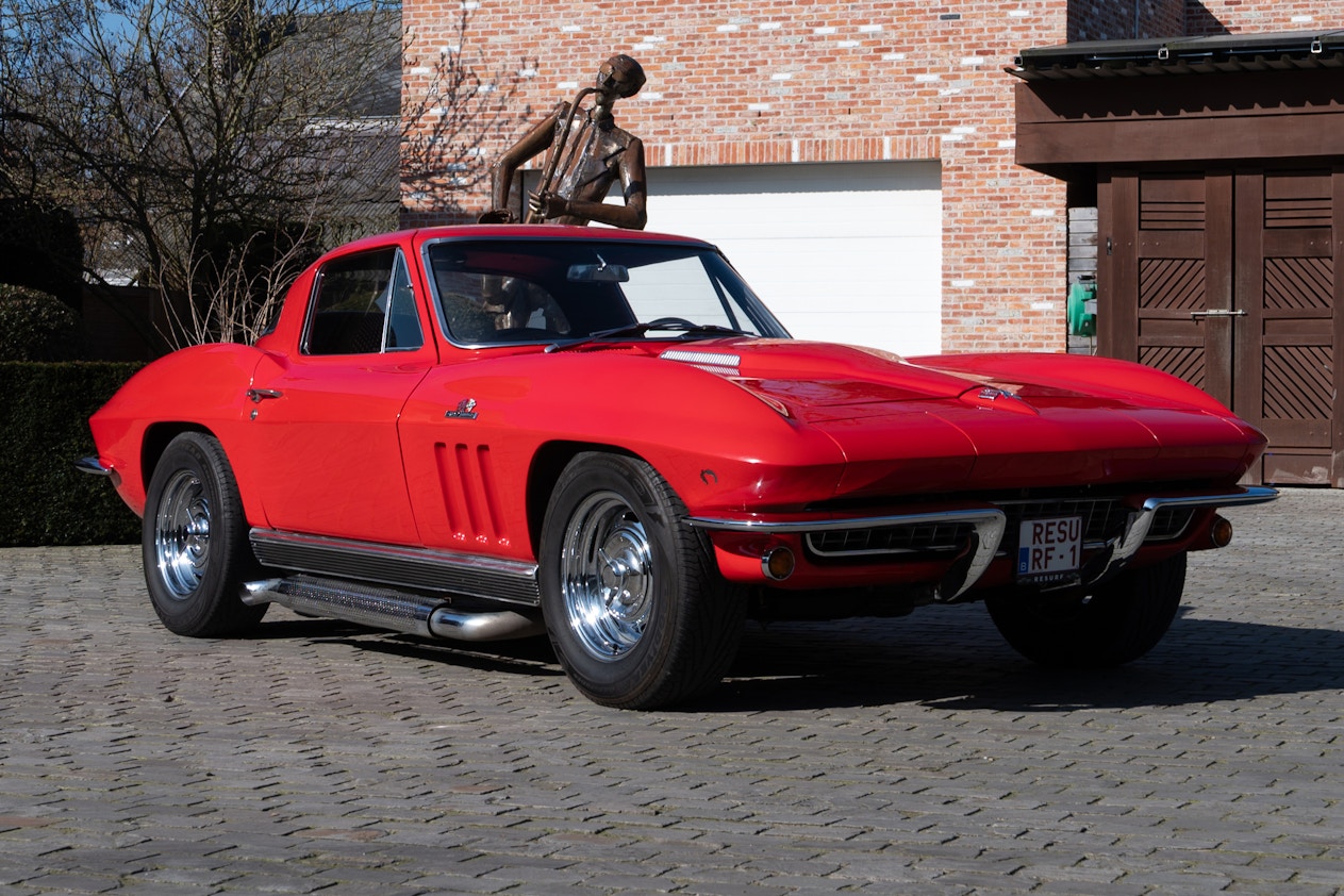 1966 CHEVROLET CORVETTE STING RAY (C2) COUPE - 427CI ENGINE