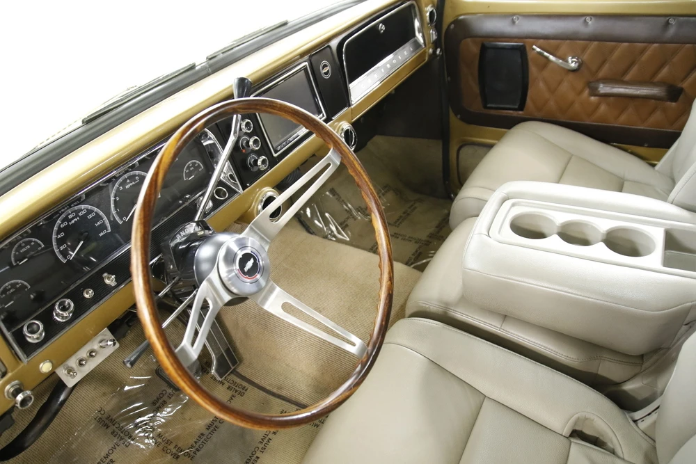 1966 Chevrolet Suburban 5th Gen - Image 4 of 5