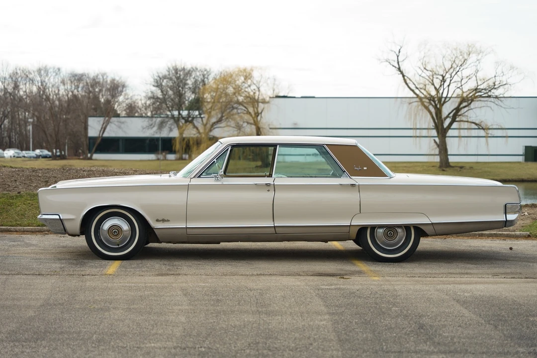 1966 Chrysler New Yorker - Image 2 of 31