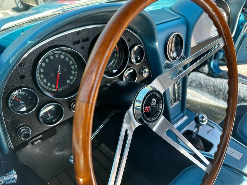 1966 Chevrolet Corvette C2 - Image 10 of 18