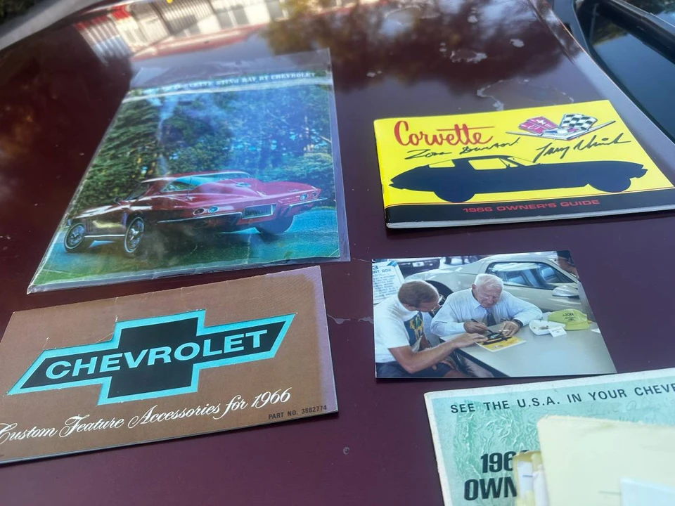 1966 Chevrolet Corvette C2 - Image 12 of 18