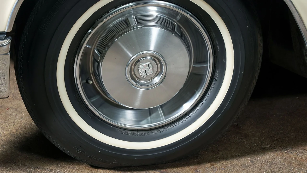 1966 Cadillac Calais - Image 12 of 31