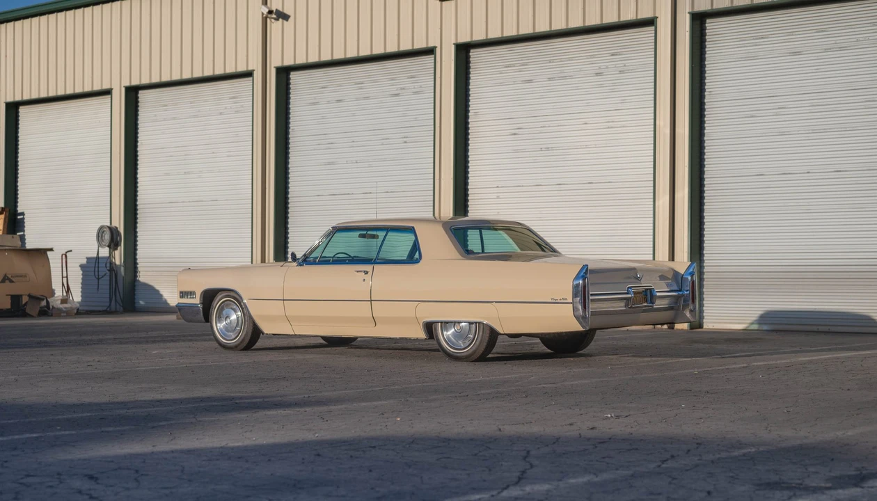 1966 Cadillac DeVille 3rd Gen - Image 14 of 31