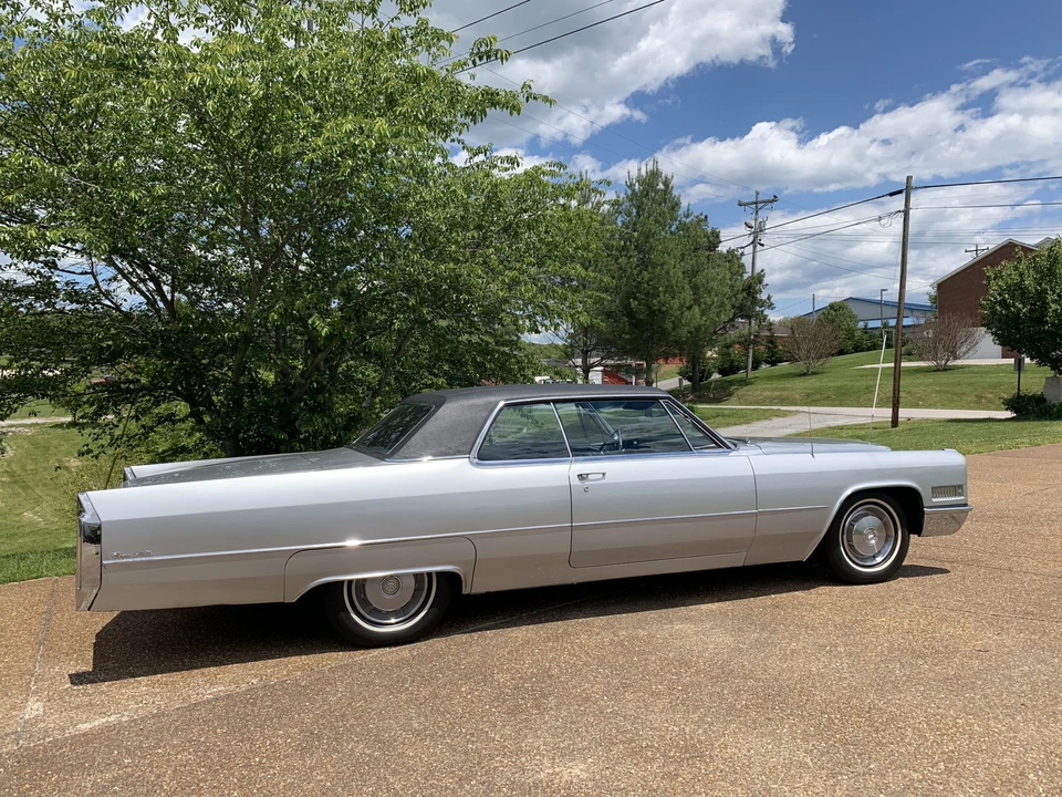 1966 Cadillac DeVille 3rd Gen - Image 4 of 31