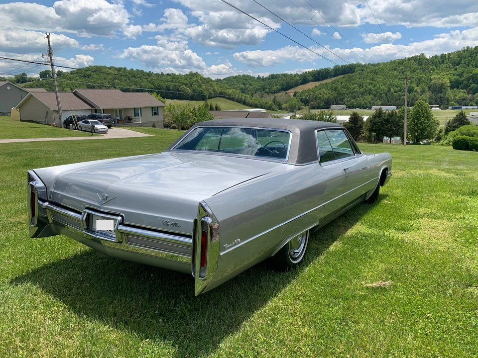 1966 Cadillac DeVille 3rd Gen - Image 2 of 31