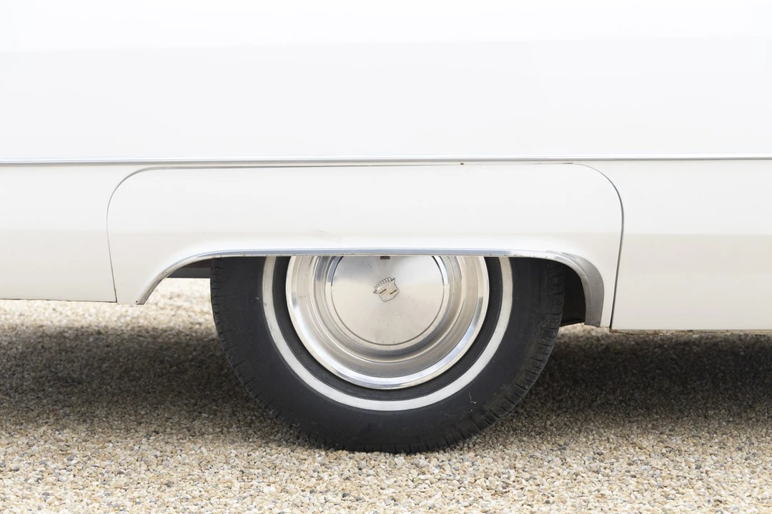 1966 Cadillac DeVille 3rd Gen - Image 20 of 30