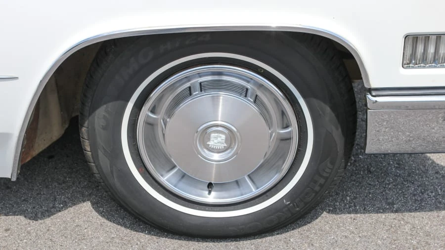 1966 Cadillac DeVille 3rd Gen - Image 22 of 25