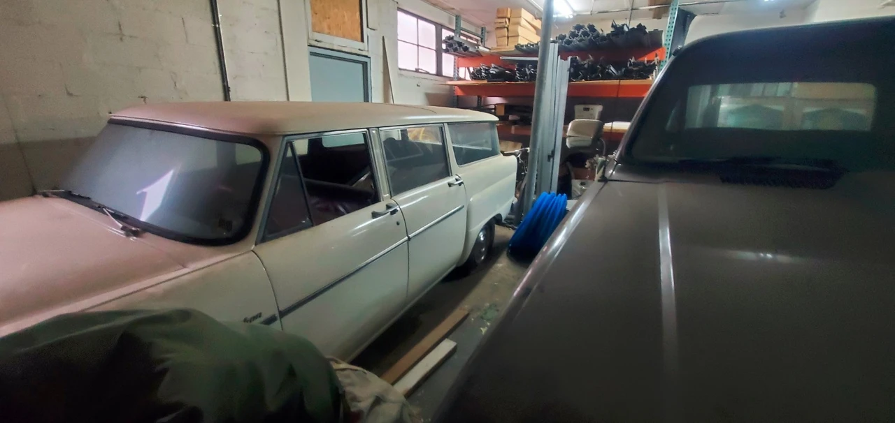1966 Checker - Image 3 of 21