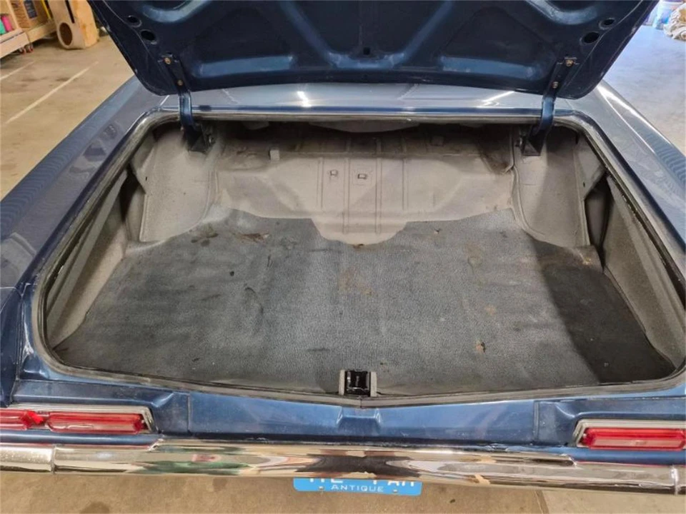 1966 Chevrolet Biscayne - Image 16 of 19