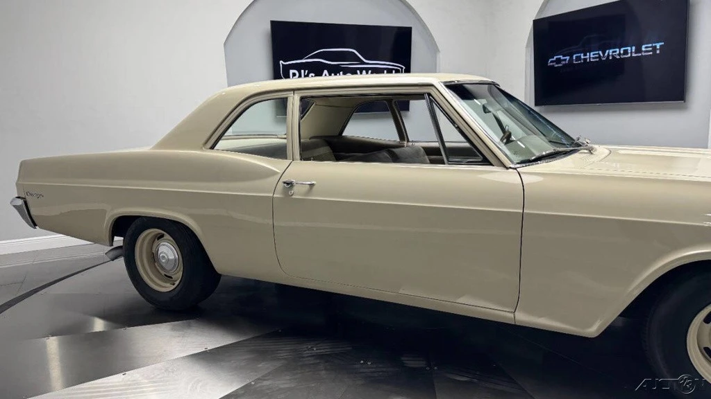 1966 Chevrolet Biscayne - Image 13 of 21
