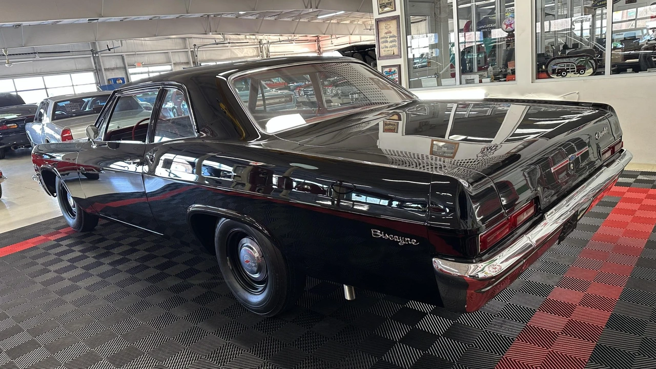 1966 Chevrolet Biscayne - Image 16 of 31