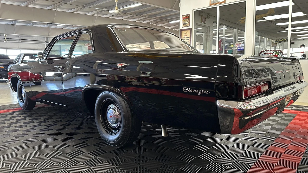 1966 Chevrolet Biscayne - Image 15 of 31