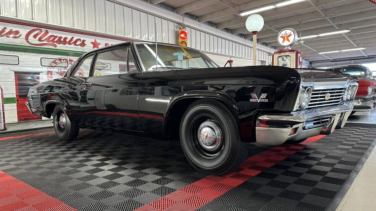 1966 Chevrolet Biscayne - Image 8 of 31
