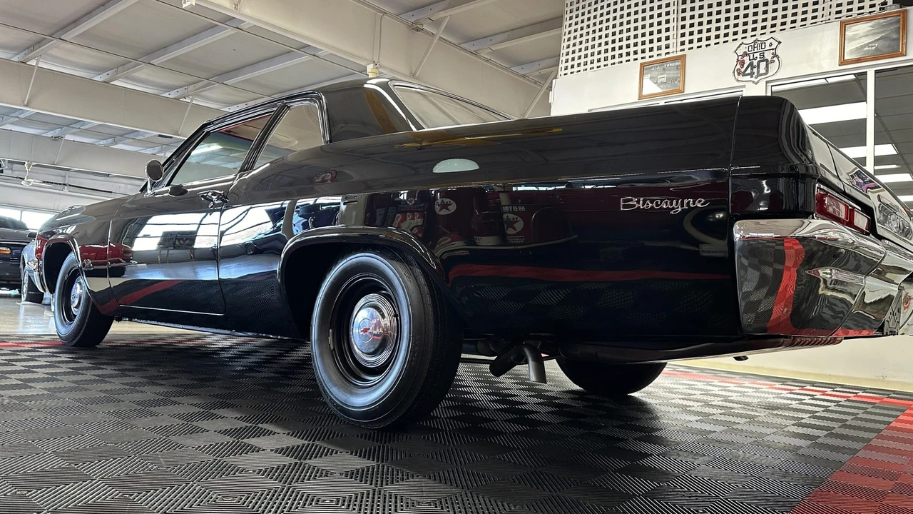 1966 Chevrolet Biscayne - Image 20 of 31