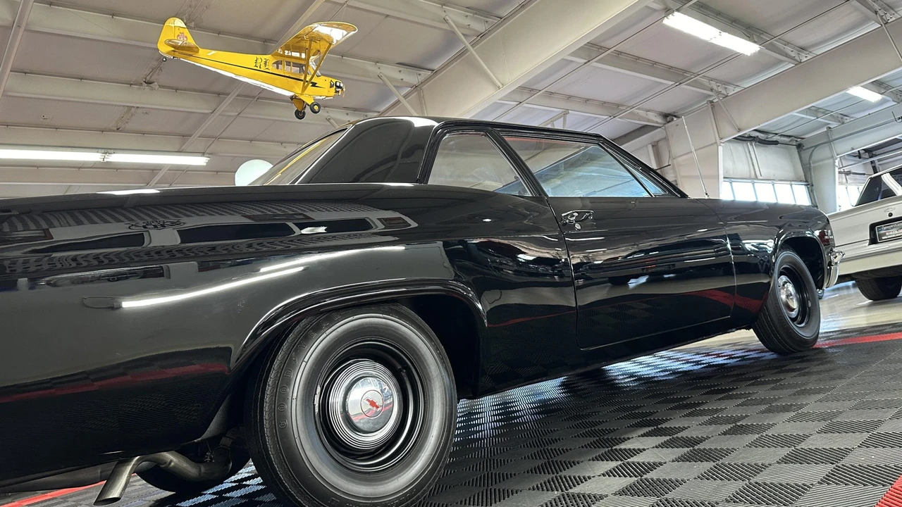 1966 Chevrolet Biscayne - Image 13 of 31