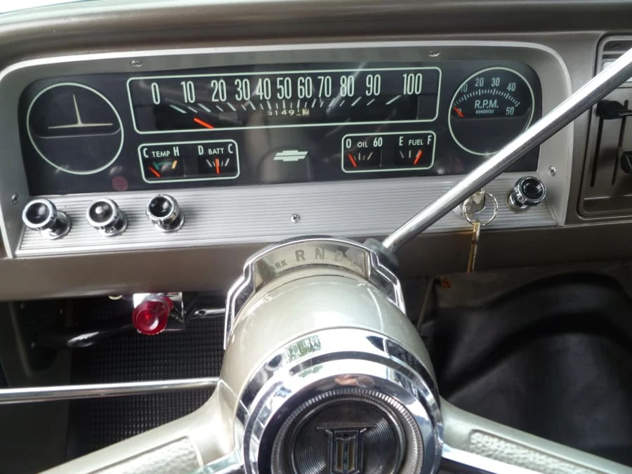 1966 Chevrolet Suburban 5th Gen - Image 5 of 10