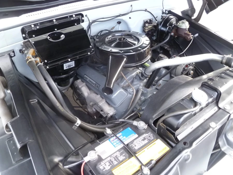 1966 Chevrolet Suburban 5th Gen - Image 6 of 10