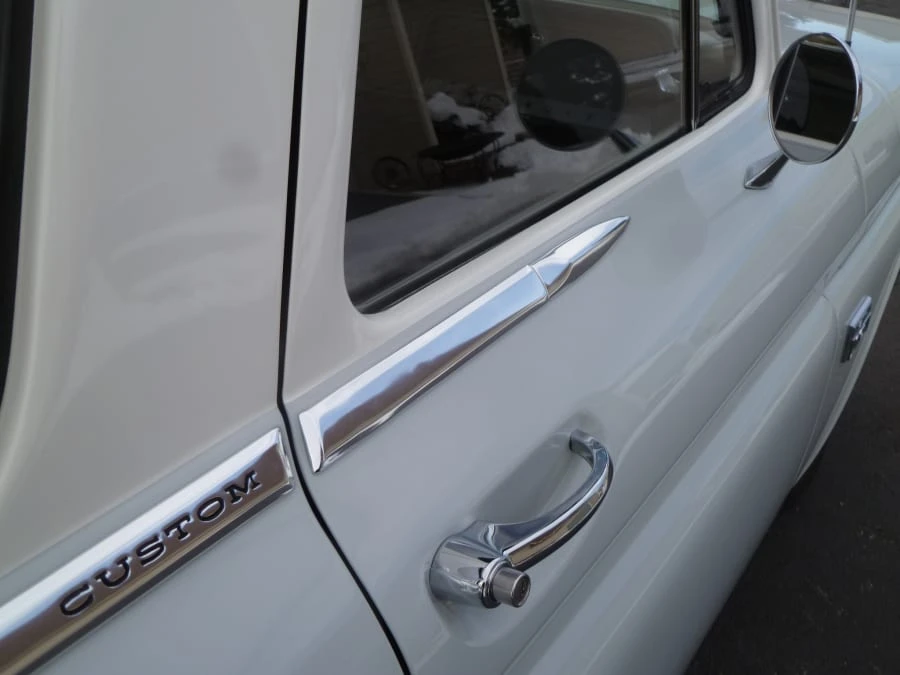 1966 Chevrolet Suburban 5th Gen - Image 7 of 10