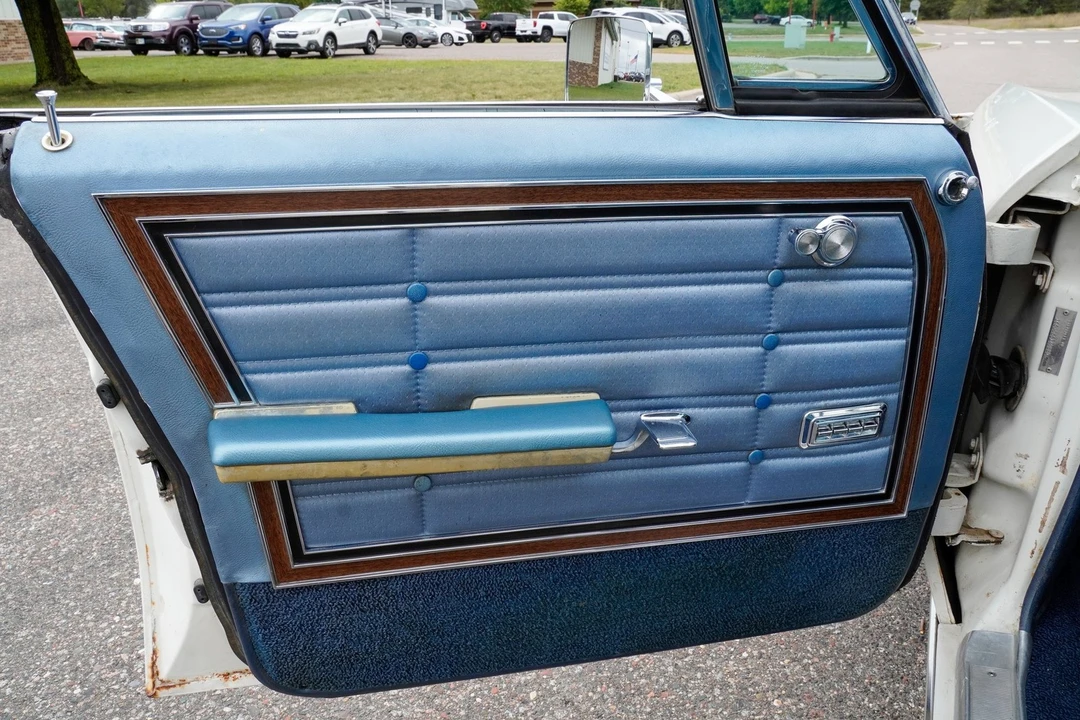 1966 Chevrolet Caprice - Image 11 of 31
