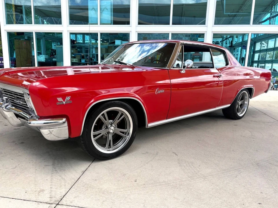 1966 Chevrolet Caprice - Image 13 of 31
