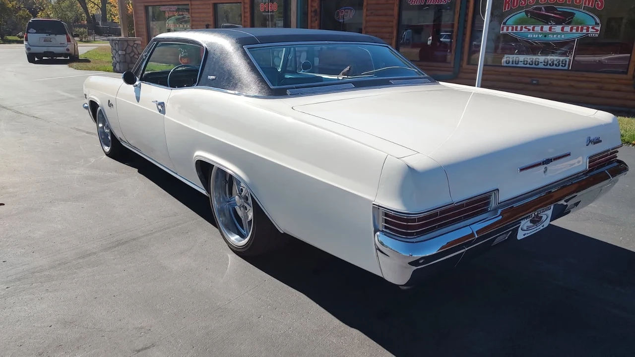 1966 Chevrolet Caprice - Image 11 of 21