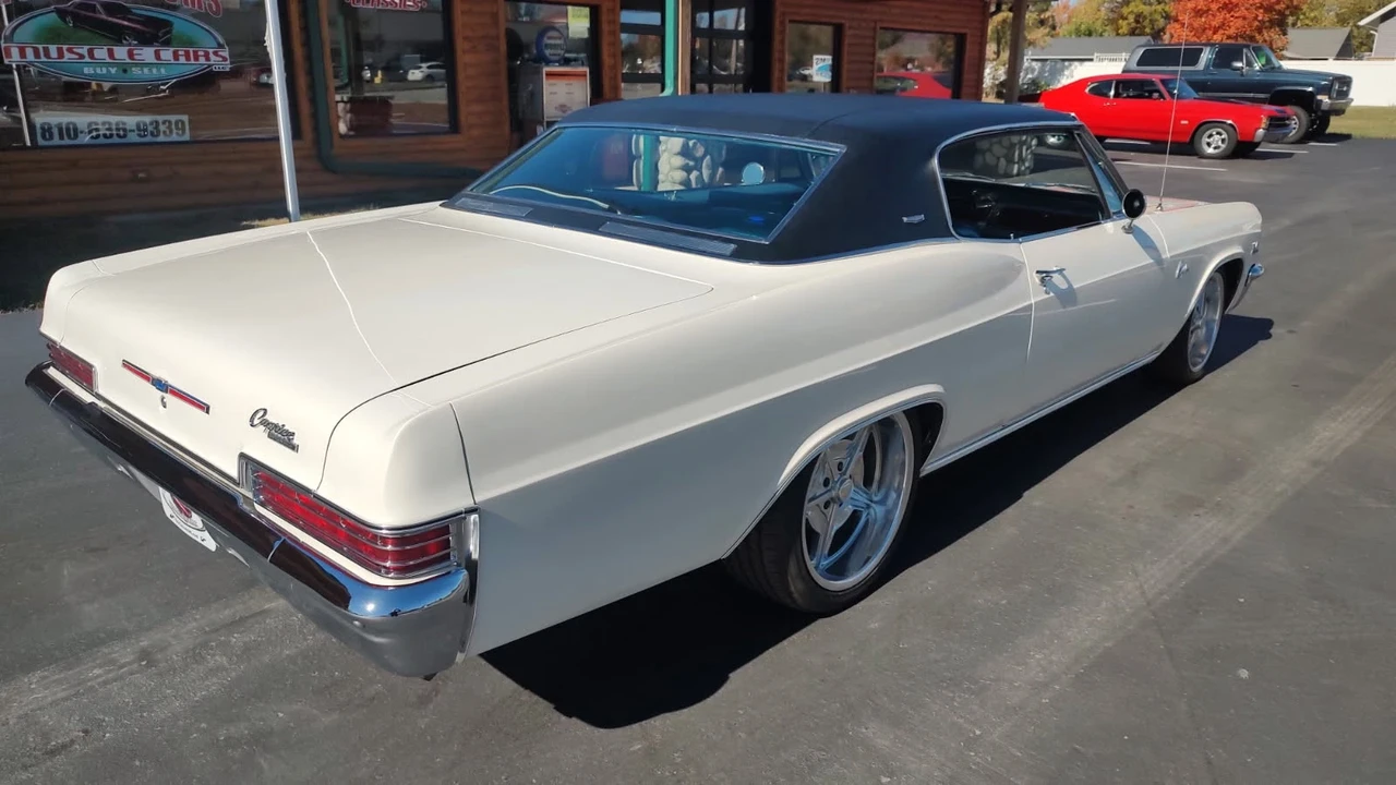 1966 Chevrolet Caprice - Image 14 of 21