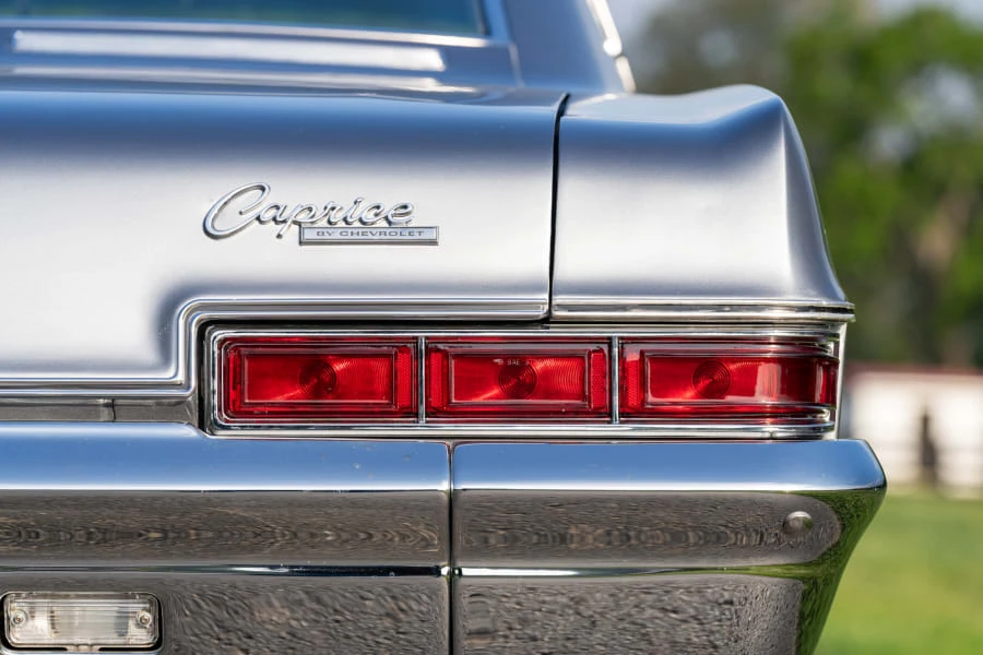 1966 Chevrolet Caprice - Image 11 of 31