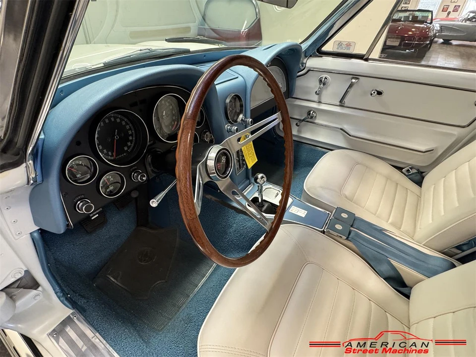 1966 Chevrolet Corvette C2 - Image 19 of 31