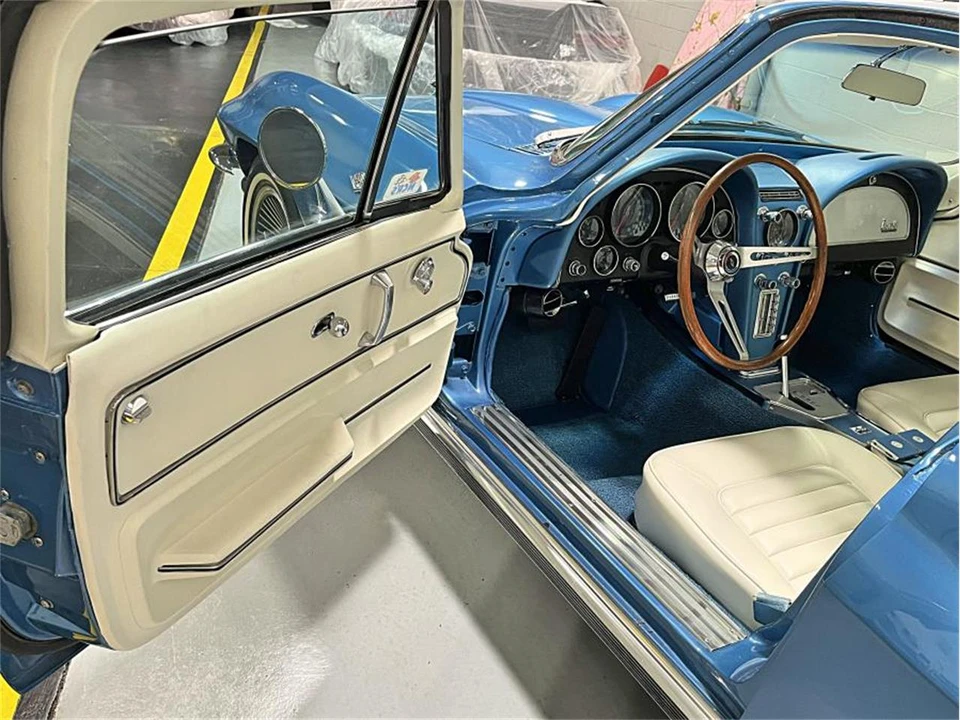 1966 Chevrolet Corvette C2 - Image 18 of 31
