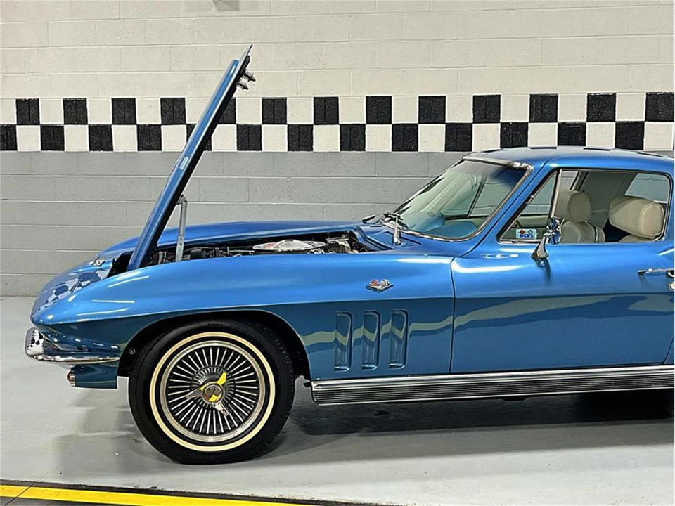 1966 Chevrolet Corvette C2 - Image 26 of 31