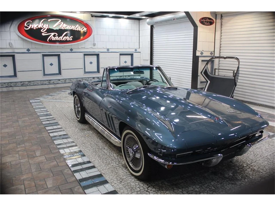 1966 Chevrolet Corvette C2 - Image 13 of 31