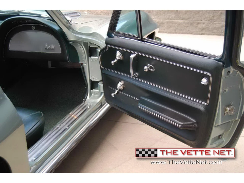 1966 Chevrolet Corvette C2 - Image 22 of 31