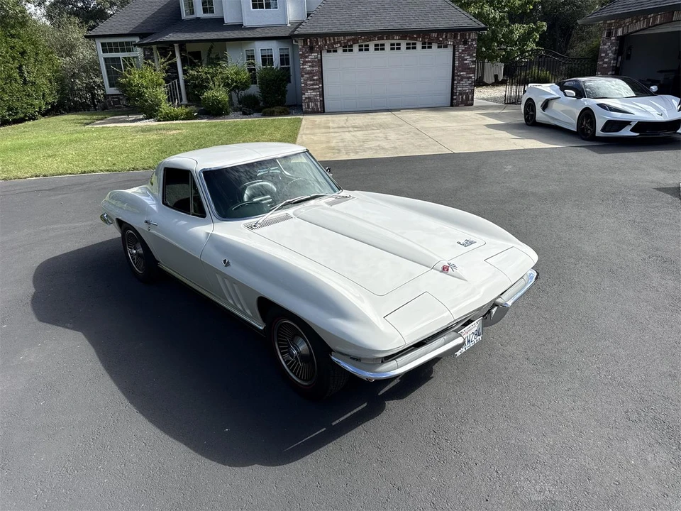 1966 Chevrolet Corvette C2 - Image 9 of 31