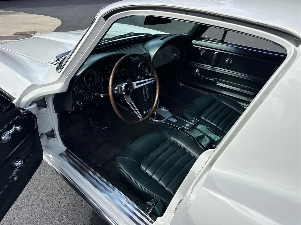 1966 Chevrolet Corvette C2 - Image 14 of 31