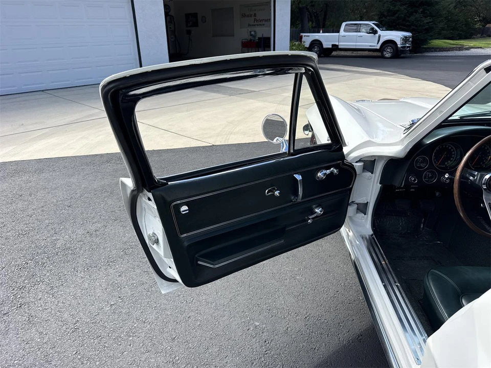 1966 Chevrolet Corvette C2 - Image 16 of 31