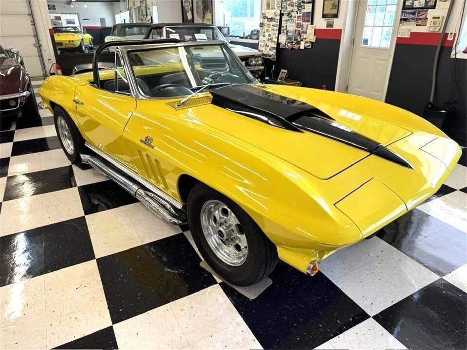 1966 Chevrolet Corvette C2 - Image 2 of 31