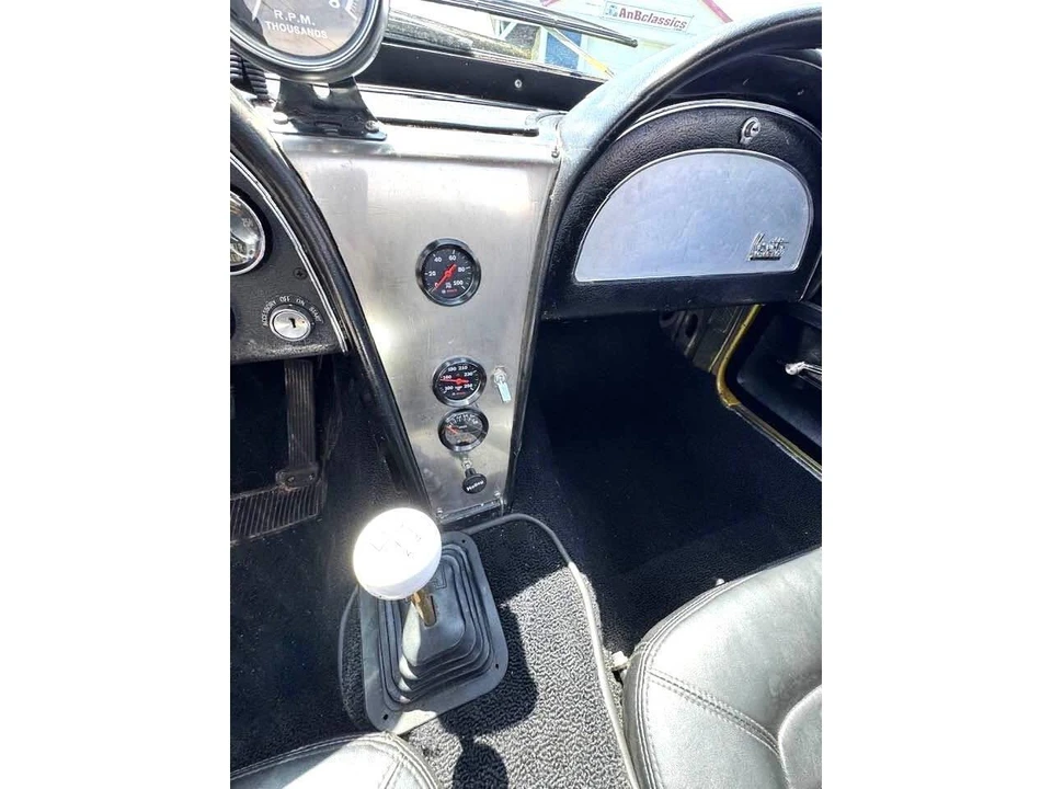 1966 Chevrolet Corvette C2 - Image 25 of 31