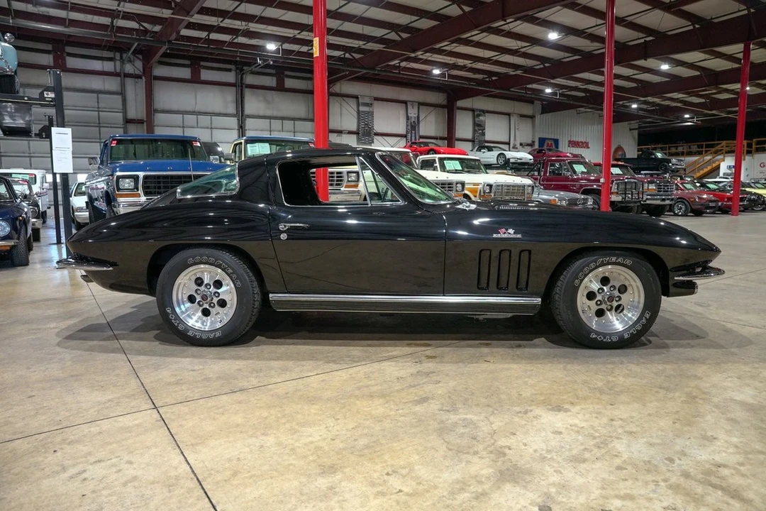 1966 Chevrolet Corvette C2 - Image 10 of 31