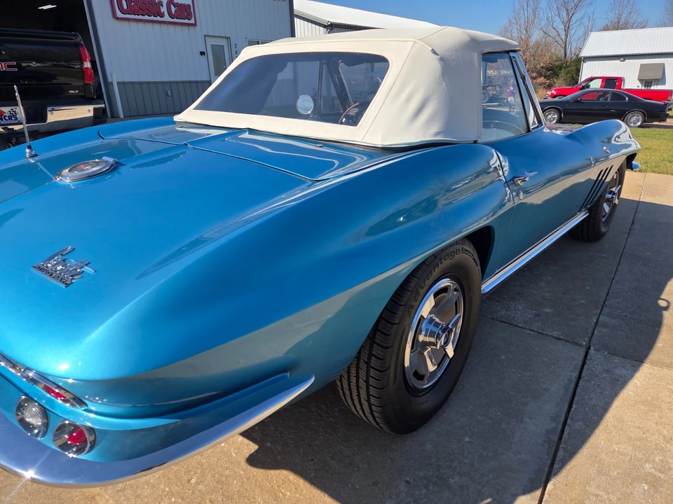 1966 Chevrolet Corvette C2 - Image 17 of 21