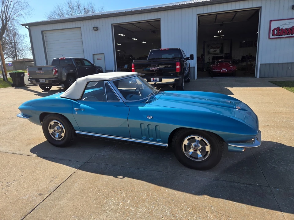1966 Chevrolet Corvette C2 - Image 13 of 21