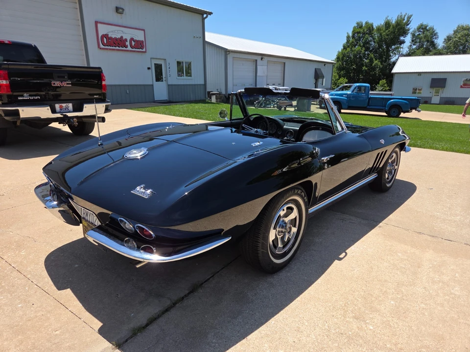 1966 Chevrolet Corvette C2 - Image 17 of 31
