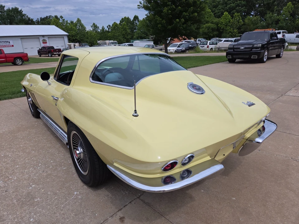 1966 Chevrolet Corvette C2 - Image 18 of 31