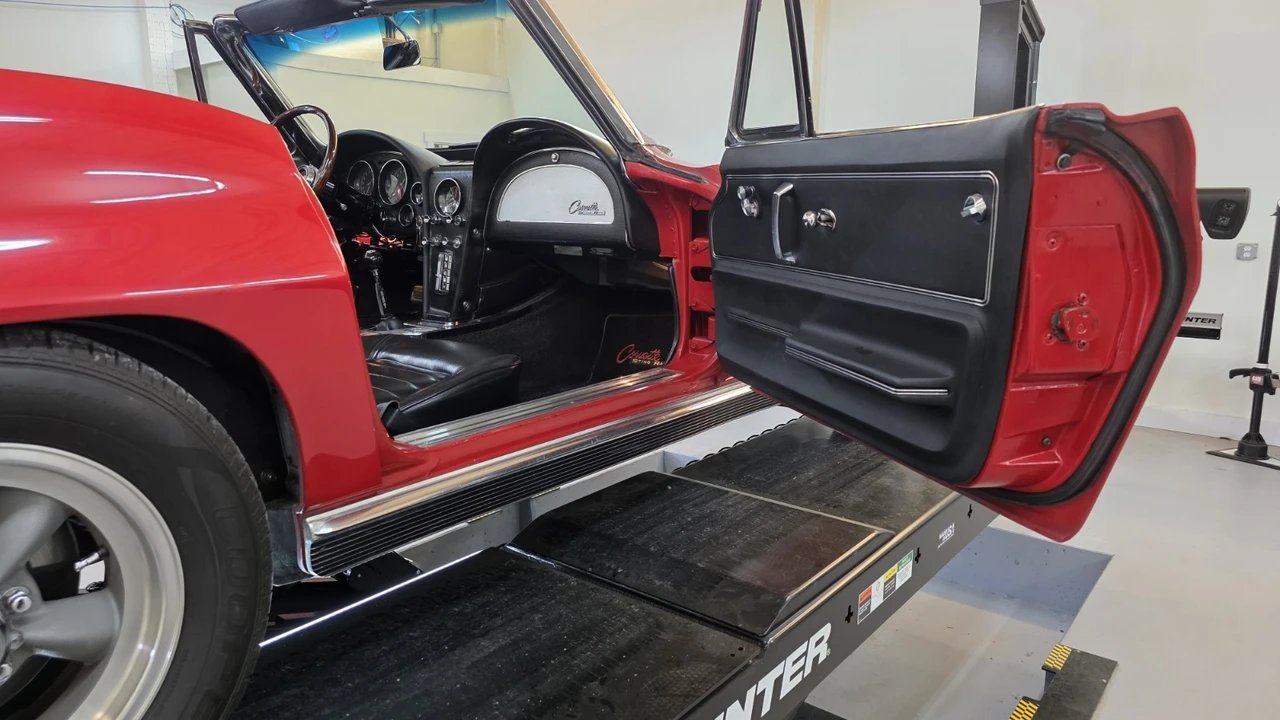1966 Chevrolet Corvette C2 - Image 22 of 24