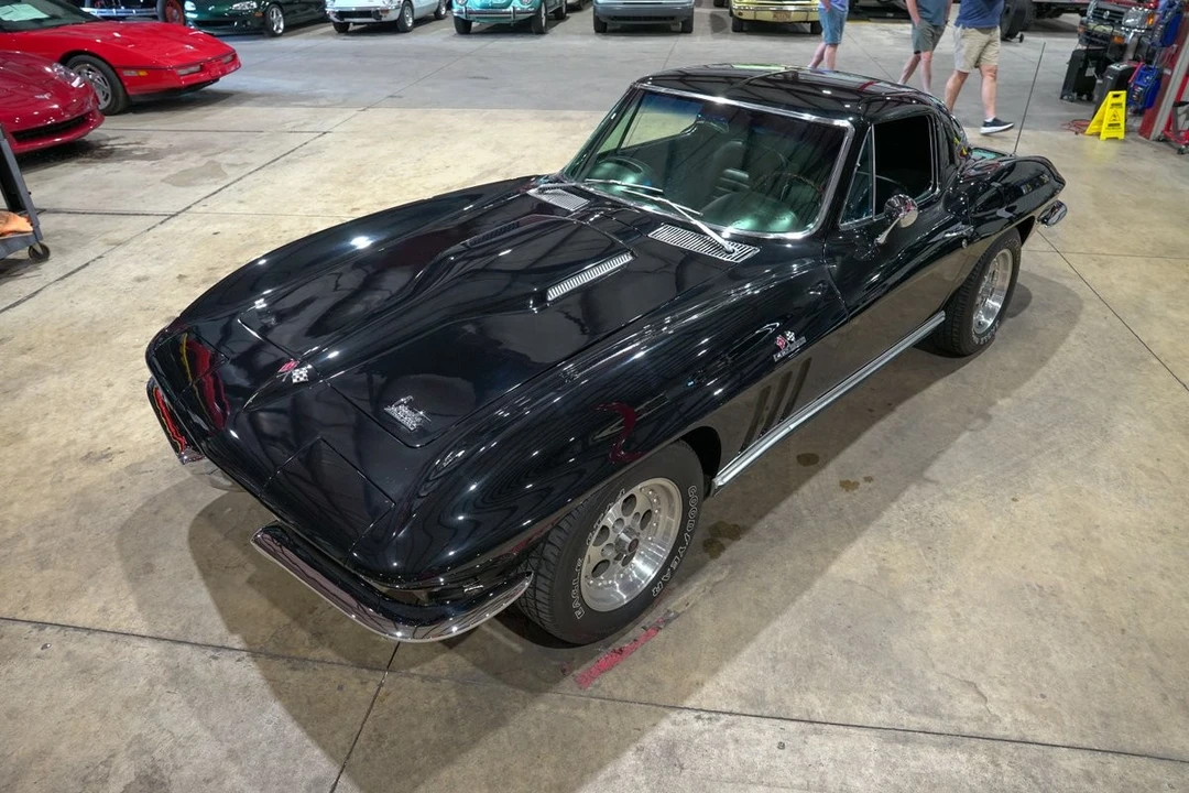 1966 Chevrolet Corvette C2 - Image 15 of 31