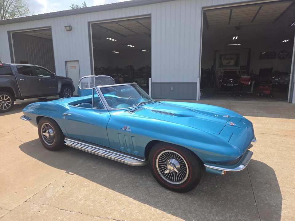 1966 Chevrolet Corvette C2 - Image 10 of 21